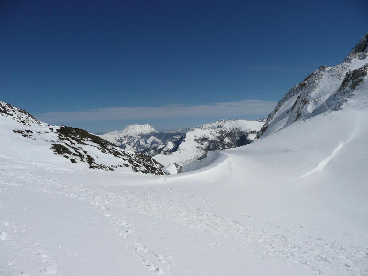 Felechosa Ski & Senderismo Luaran gambar